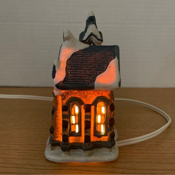 Vtg Cobblestone Corners Christmas Village Church 2001 Lighted 5.5 Inch Ceramic - Picture 4 of 7